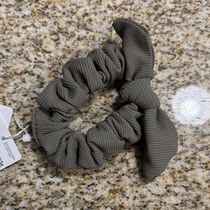 Uplifting Scrunchie *Bow